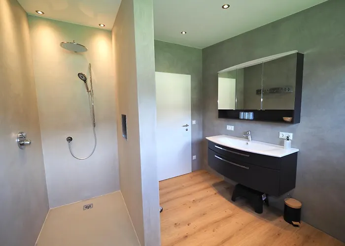 Kurz - Brigitte Kurz شقة