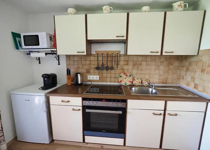 Kurz - Brigitte Kurz شقة والشسي